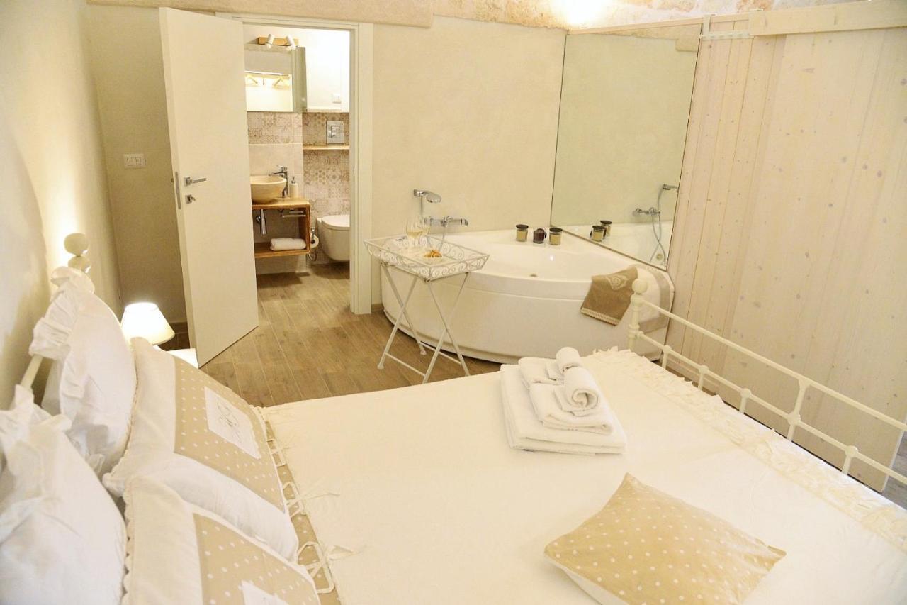 Suite Vitti 5 - Puglia Mia Apartments โมโนโปลี ภายนอก รูปภาพ