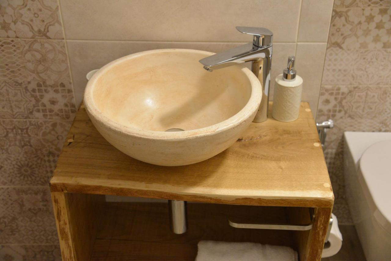 Suite Vitti 5 - Puglia Mia Apartments โมโนโปลี ภายนอก รูปภาพ